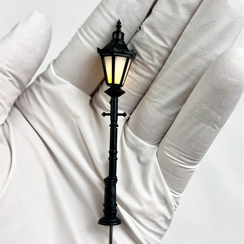 How can the design of the Street Light process model balance aesthetics and practical process requirements?